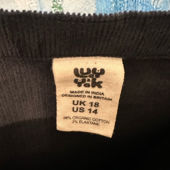 Lucy & Yak Mini Pini in Black Corduroy - Picture 4 of 7